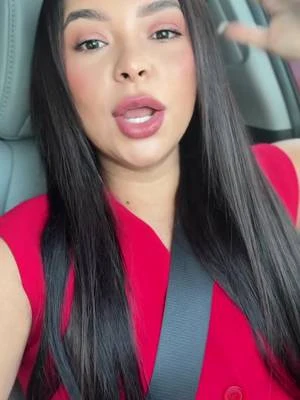 Mabell camino a Chanel el 25 de agosto